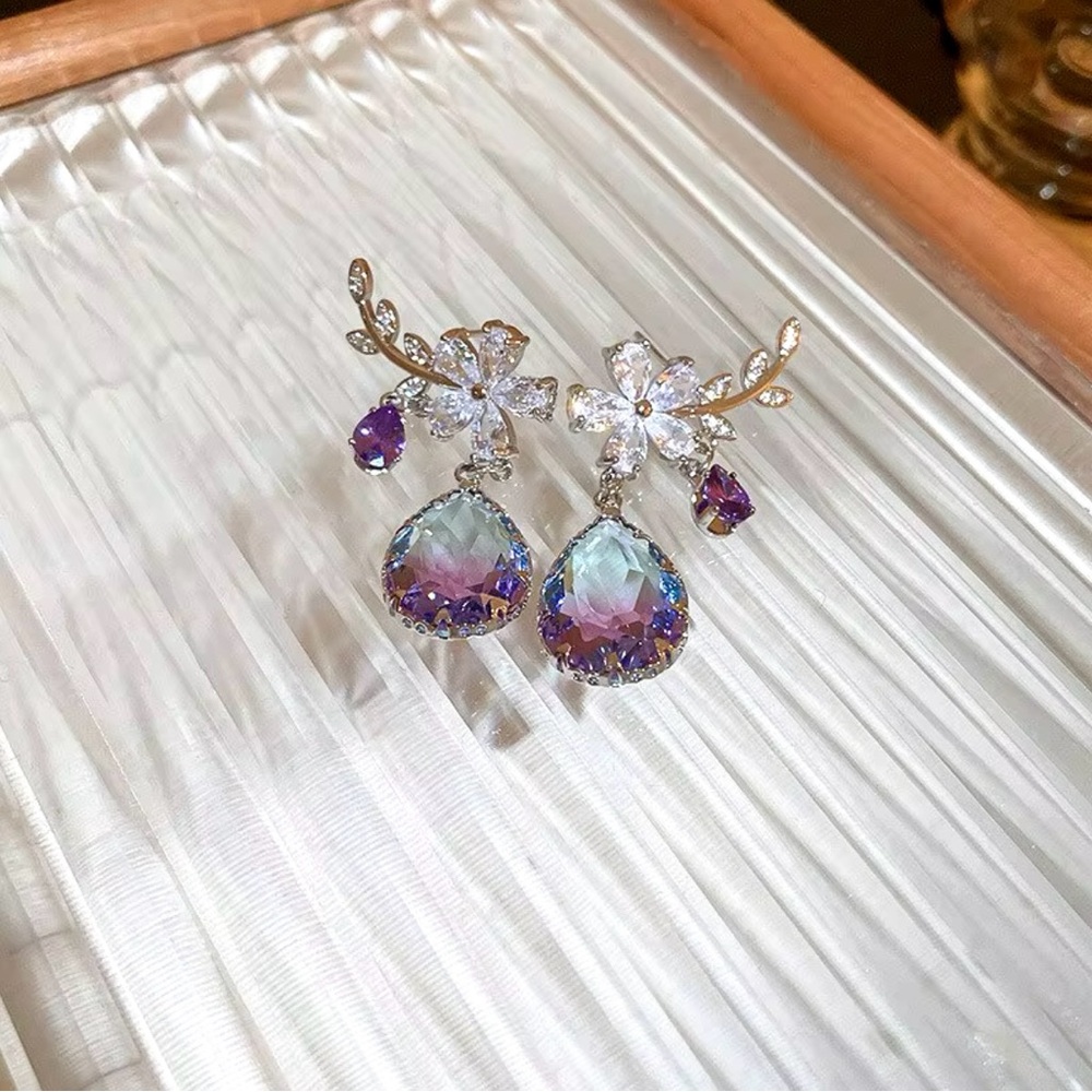 Gorgeous flower earrings with purple drop
